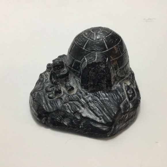 Vtg Inuit Igloo A Wolf Original Black Soapstone Sculpture Made in Canada - Picture 3 of 6